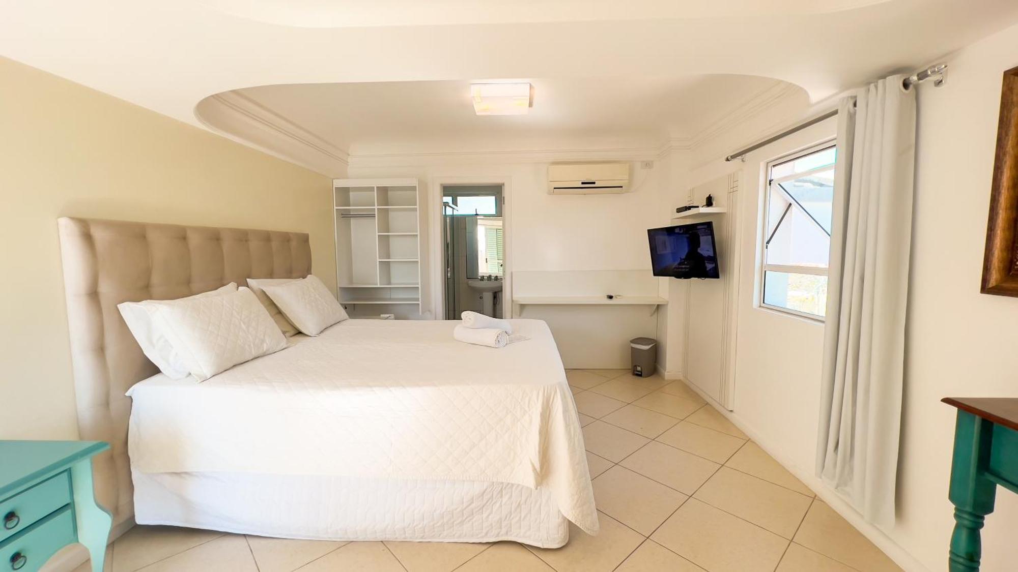 Inn Azores Bombinhas